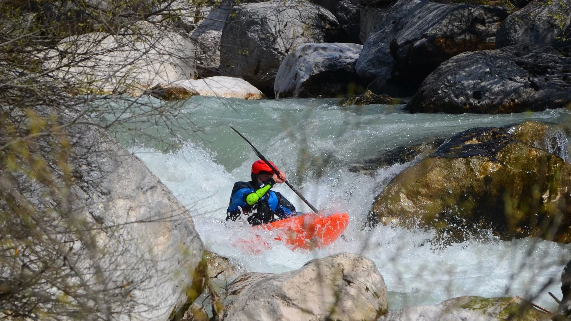 Kajak, Fluss Boite, Abschnitt Cortina - San Vito (Mittellauf) wieder mehr verblockt 