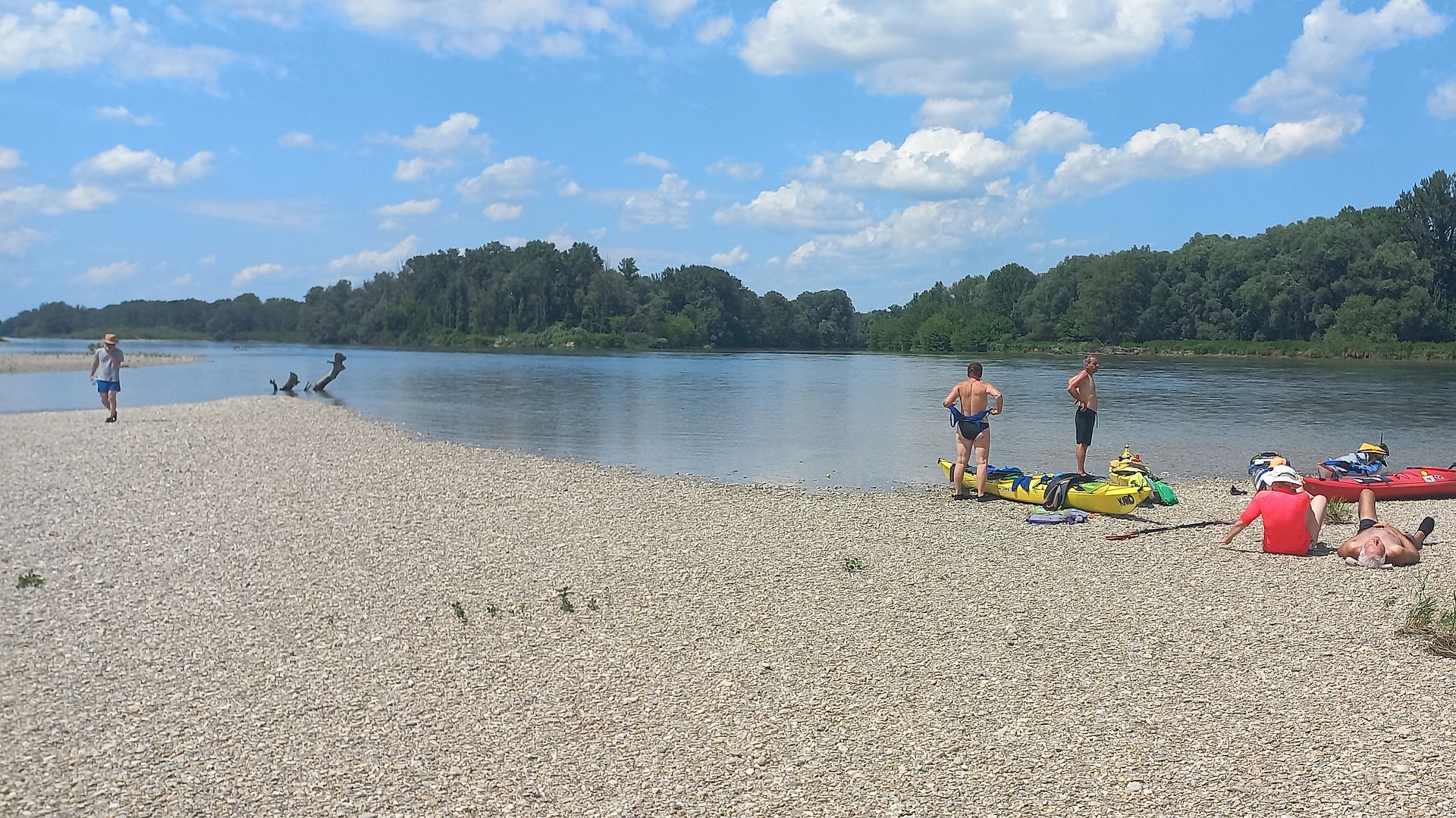 Kajak, Fluss Mur (Mura), Abschnitt Sveti Martin na Muri - Mündung in Drau riesige Schotterbank bei der Mündung in die Drau 