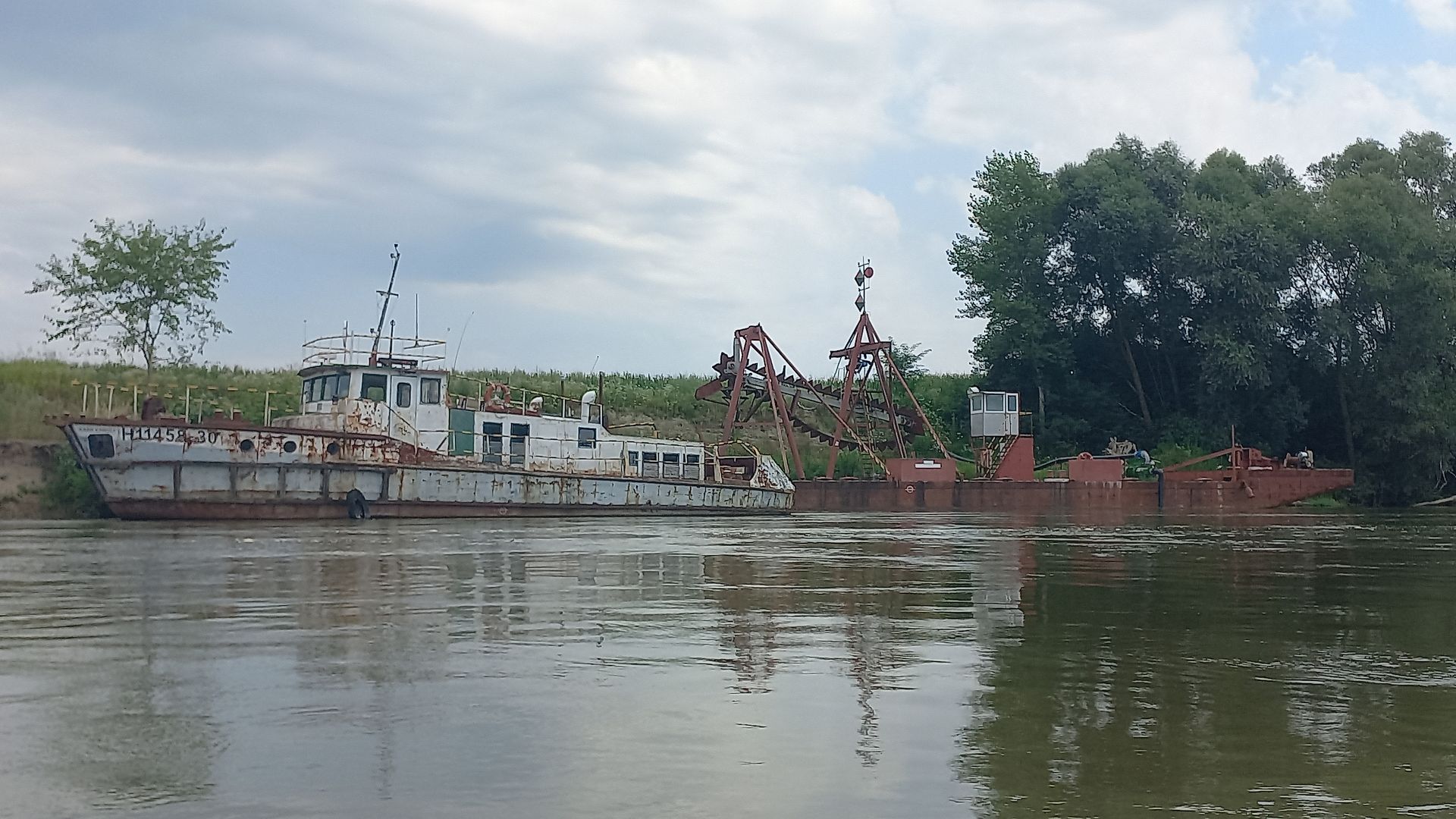 © Dieter K. 21.7.23 Kajak, Fluss Drau (Drava), Abschnitt Őrtilos - Mündung in Donau moderne Flotte
