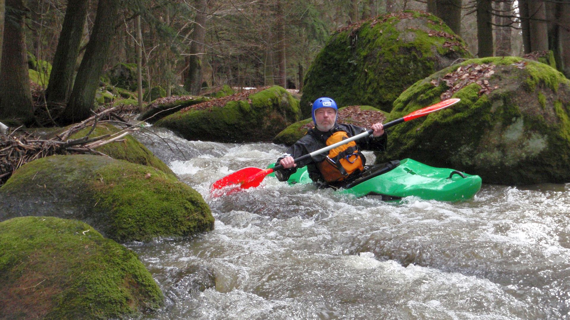 Kajak, Fluss Elexenbach, Abschnitt Groß-Neusiedl - Gmünd schöne Blockstrecke 🛶 Walter M.