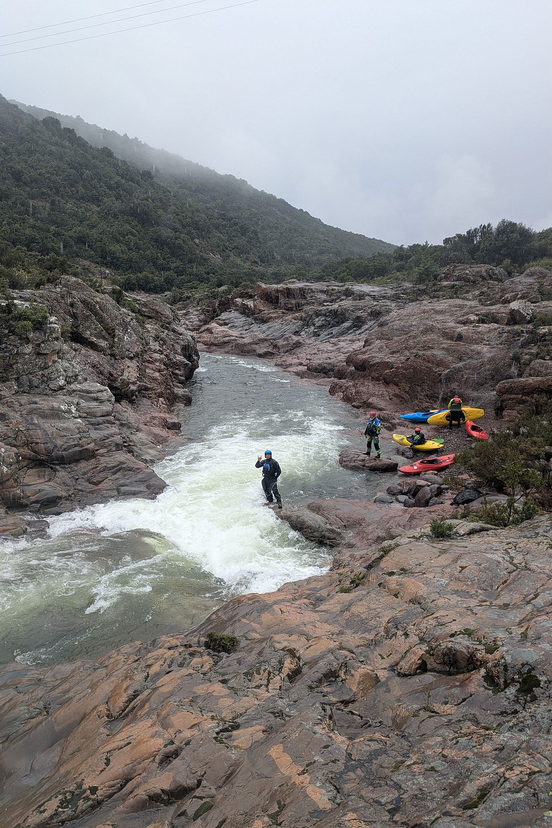 © Lukas O. 16.4.25 Kajak, Fluss Fango, Abschnitt Manso - Ponte Vecchiu Walze am Ende der dritten Stelle