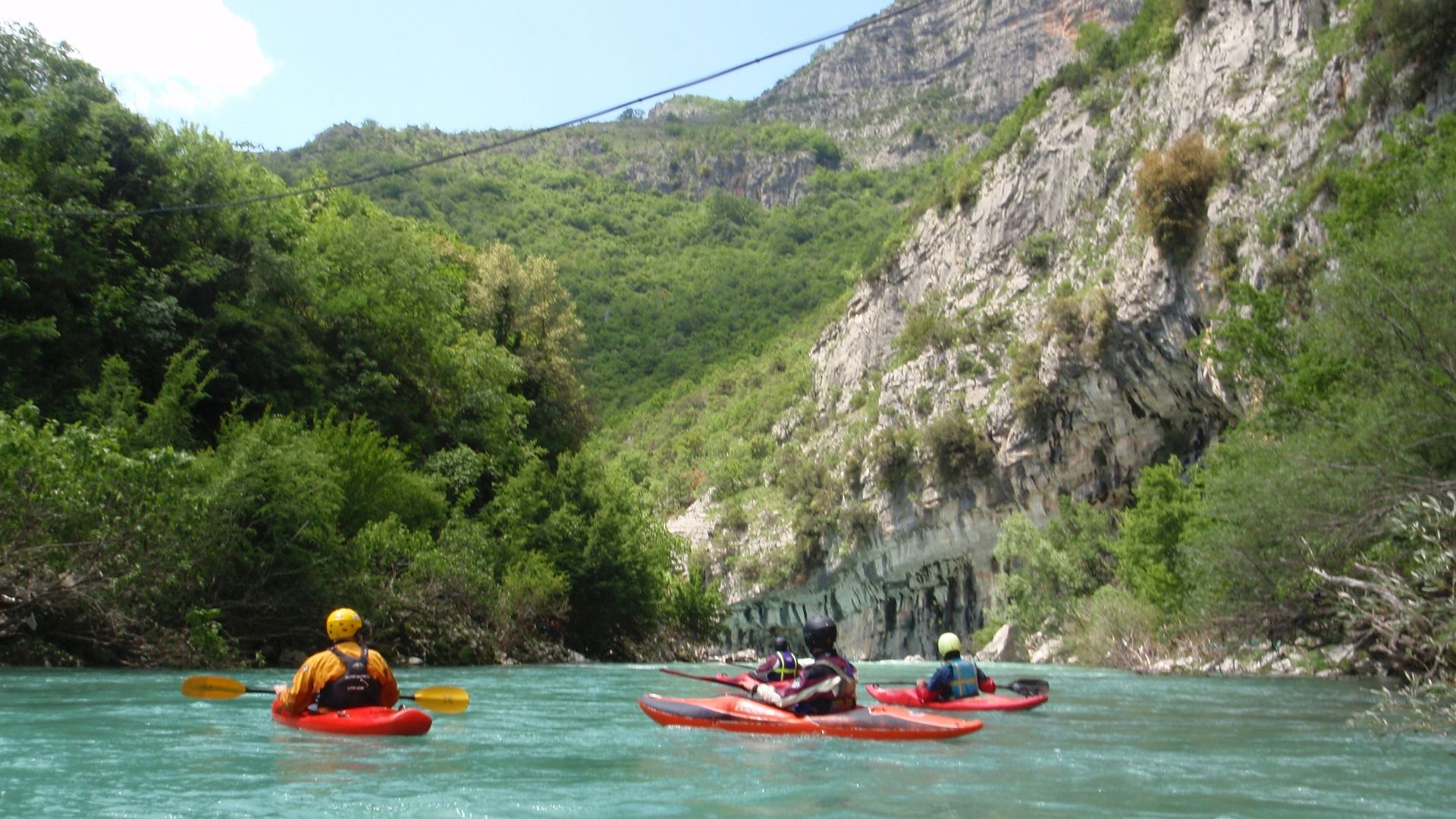 Kajak, Fluss Cijevna, Abschnitt Cijevna - Dinoša (Mittellauf) türkises Wasser 