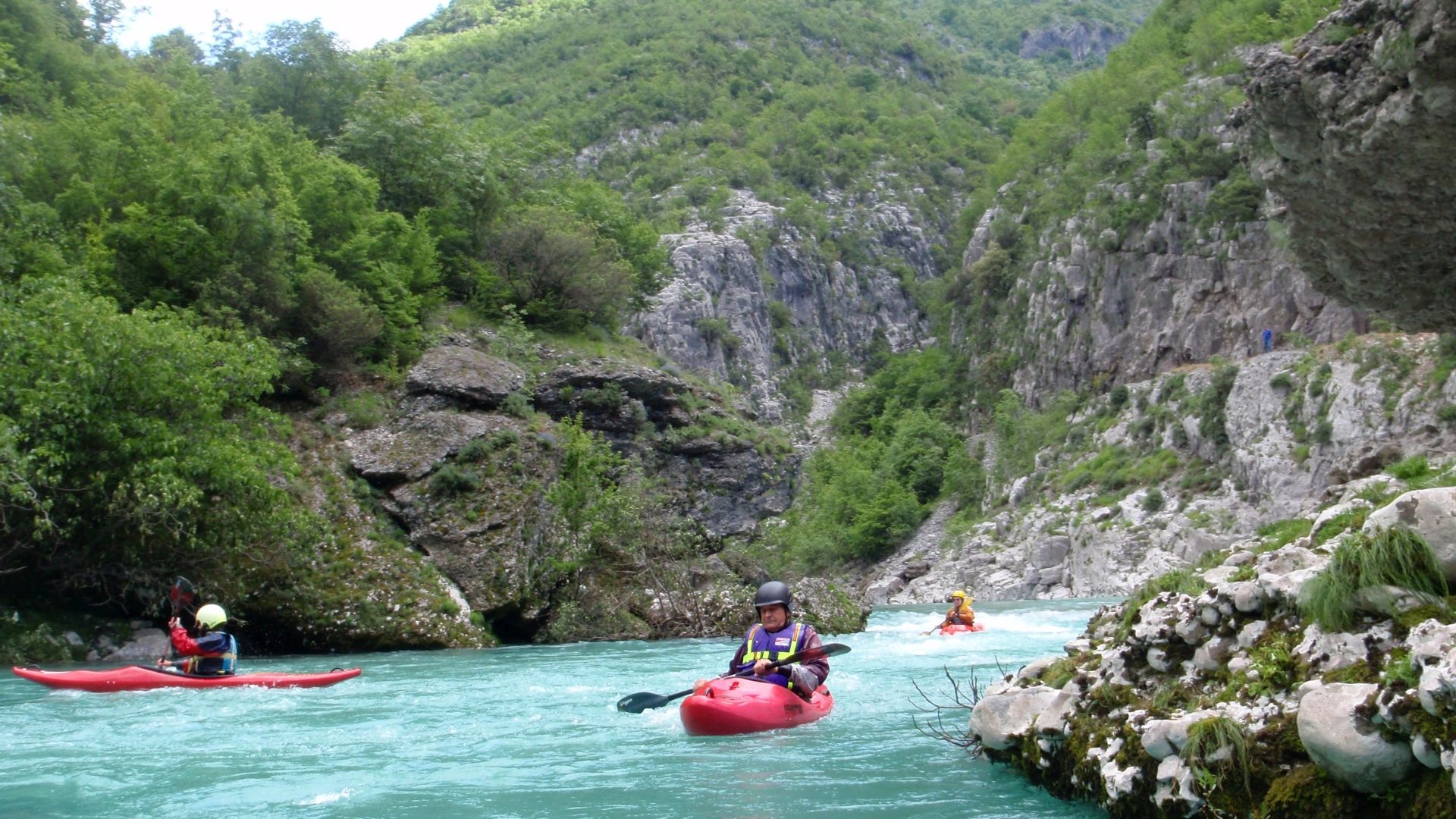 Kajak, Fluss Cijevna, Abschnitt Cijevna - Dinoša (Mittellauf) flotte Strömung 