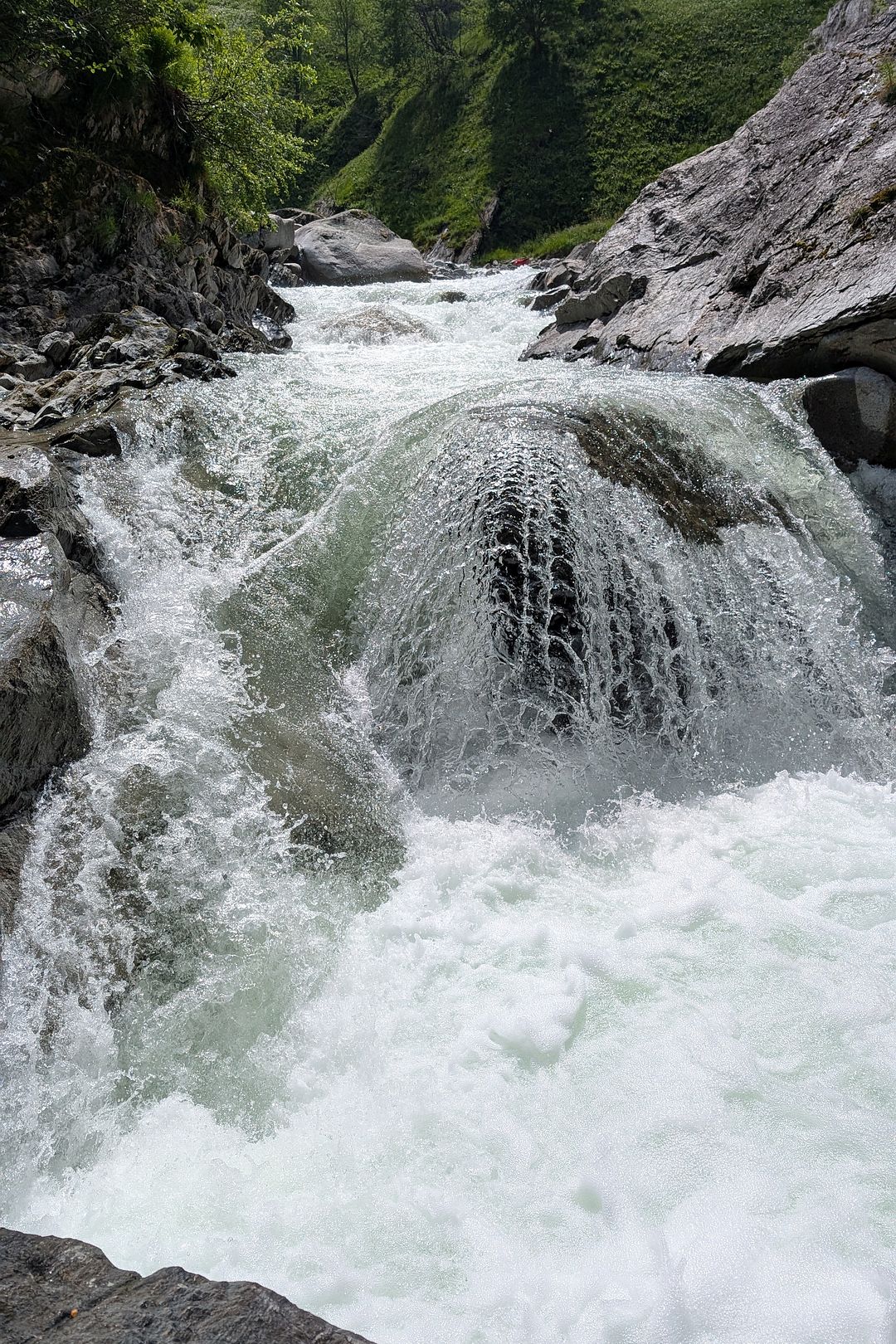 Kajak, Fluss Medelser Rhein, Abschnitt Parde - Curaglia (Klamm)