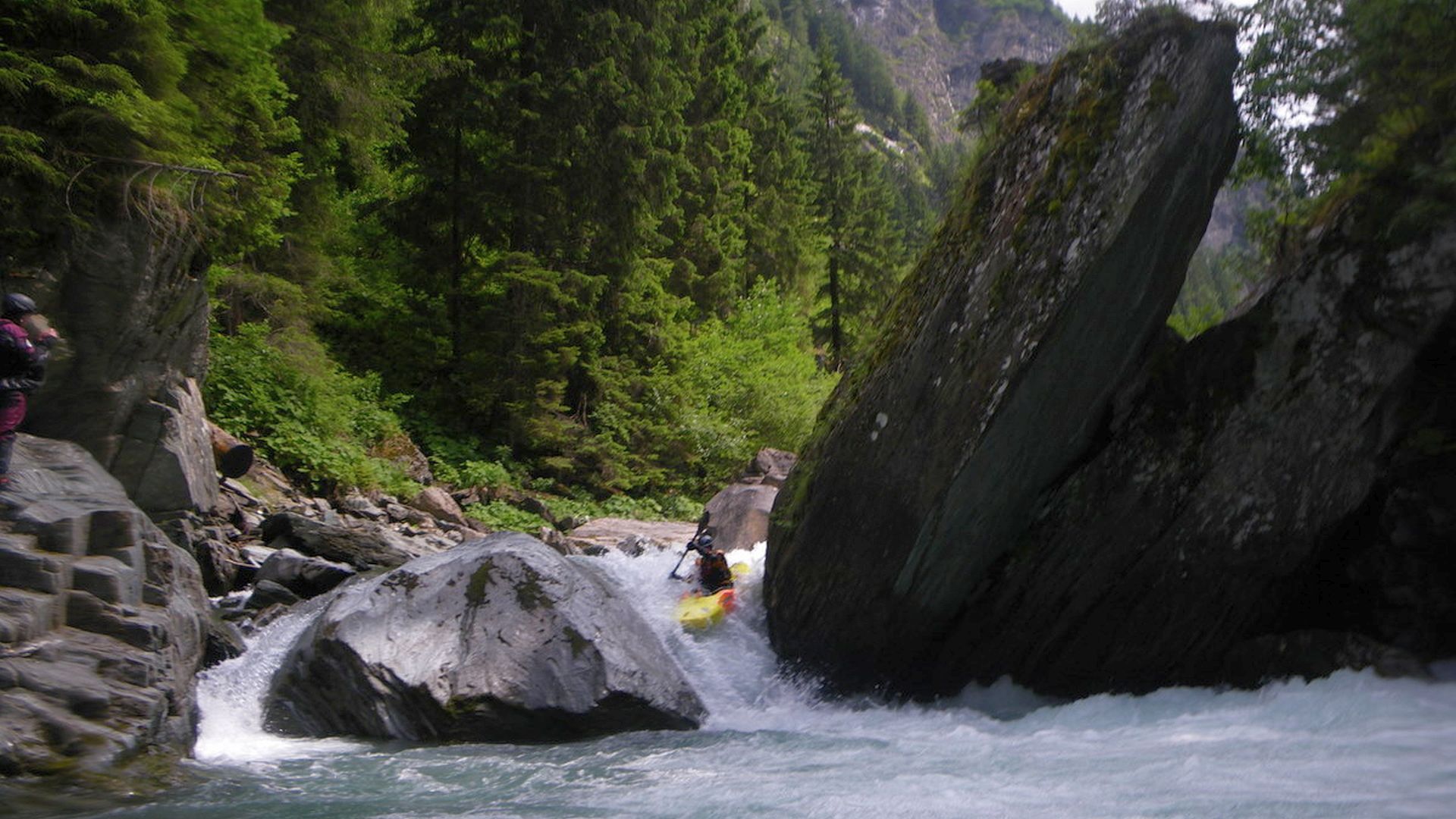 Kajak, Fluss Valser Rhein, Abschnitt Vals - Lunschania (Schlucht)