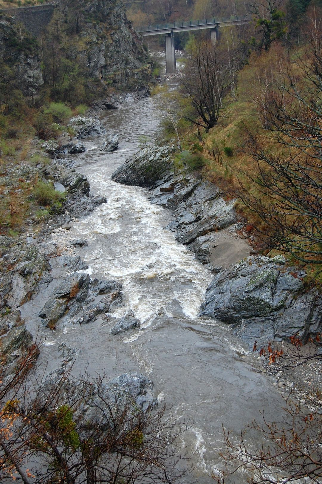 Kajak, Fluss Altier, Abschnitt Villes Basses - Stausee Villefort (Oberlauf)