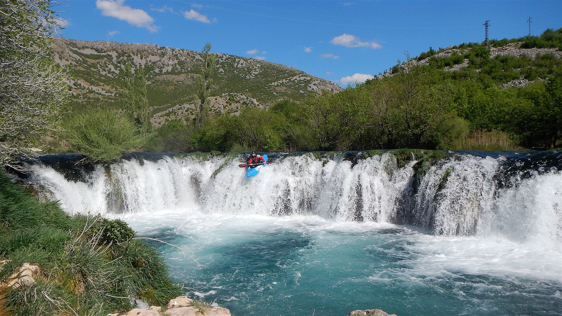 Kajak, Fluss Zrmanja, Abschnitt Kaštel Žegarski - Berberi (Große Schlucht) Ogarov buk 🛶 Marion M.