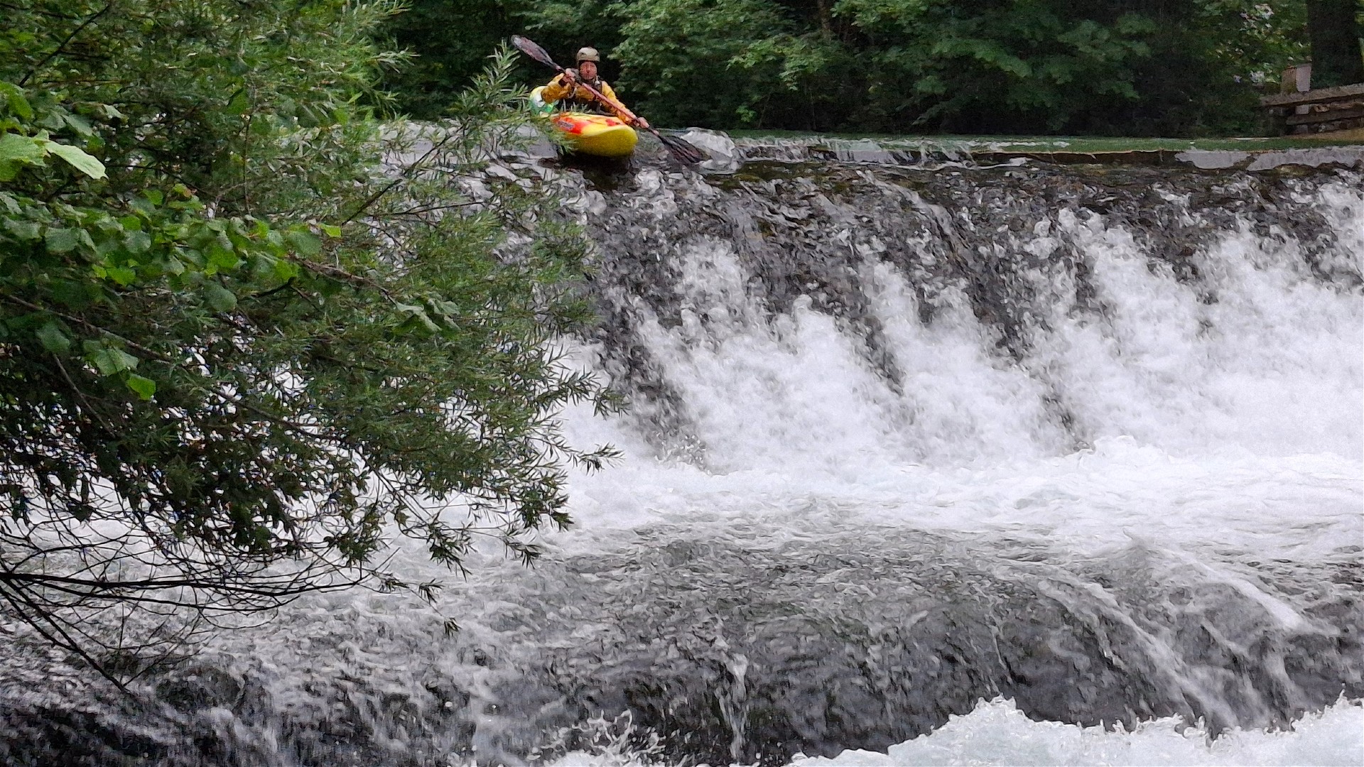 Kajak, Fluss Grundlseetraun, Abschnitt Grundlsee - Bad Aussee erstes Wehr 