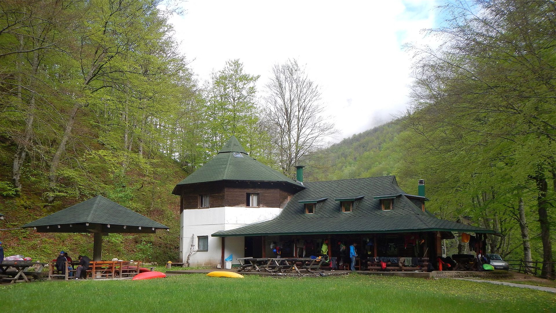 Kajak, Fluss Tara, Abschnitt Splavište - Ščepan Polje Kamp Radovan Luka 🛶 LFC