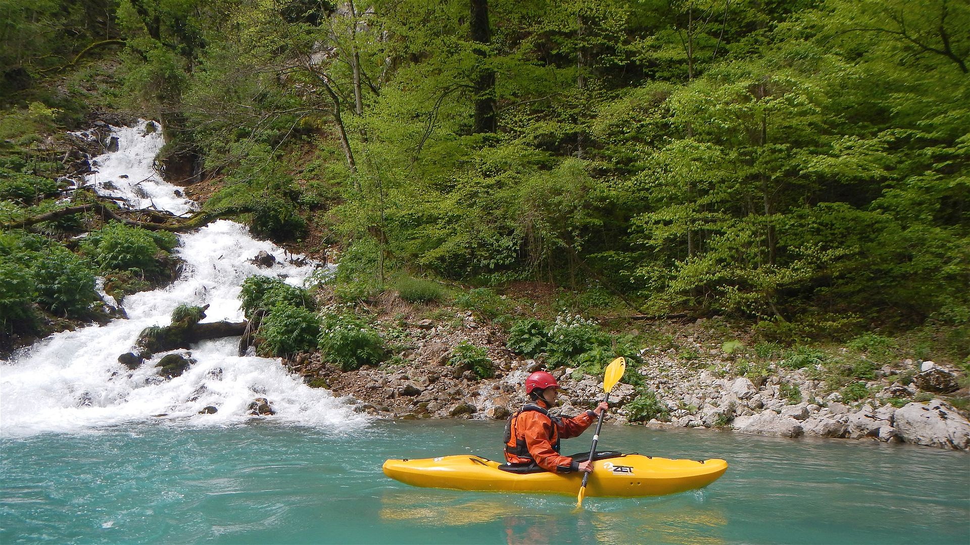 Kajak, Fluss Tara, Abschnitt Splavište - Ščepan Polje Seitenbach 🛶 Marion G.
