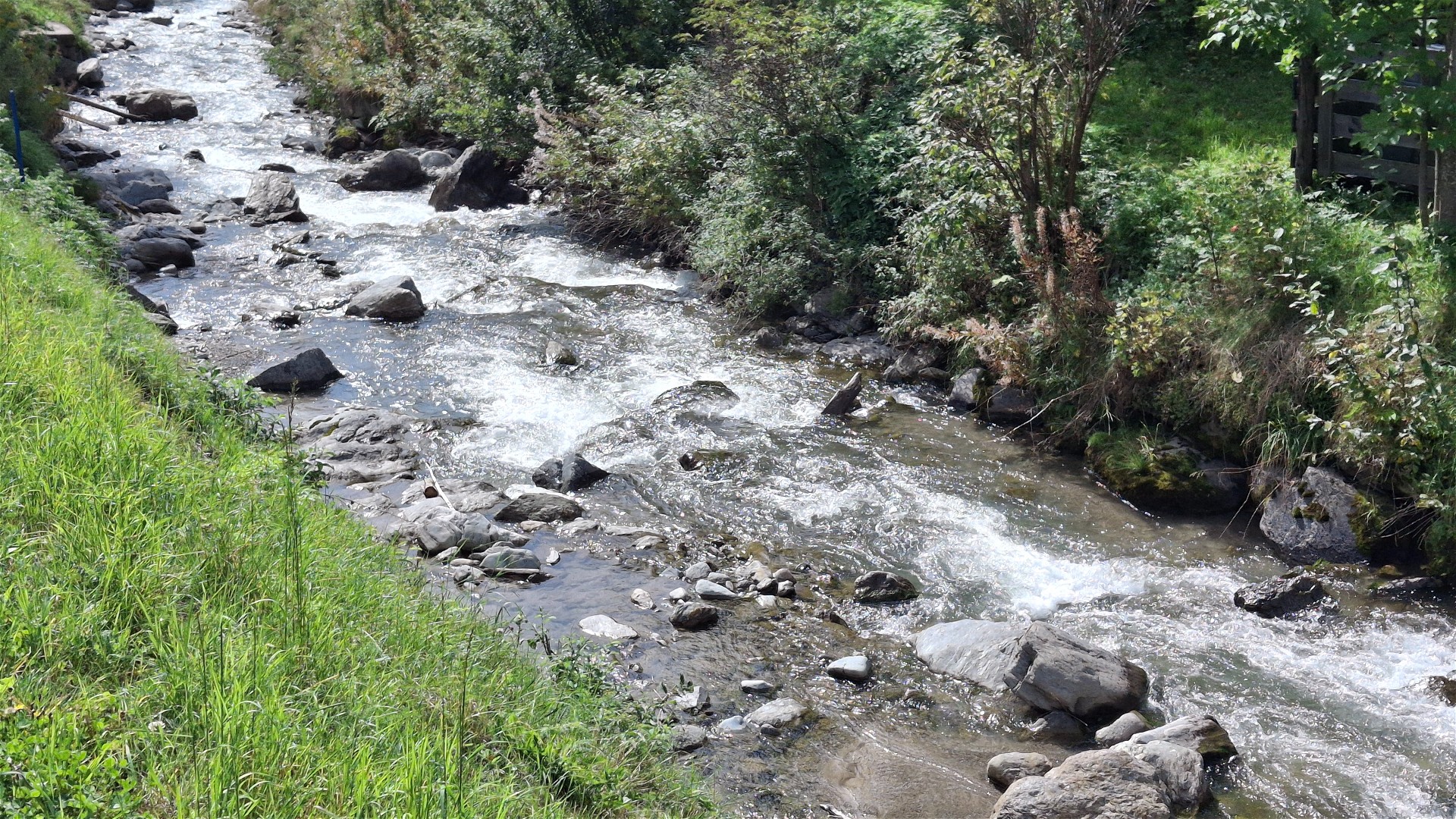 Kajak, Fluss Winkeltalbach, Abschnitt See - Mündung leider ausgleitet 