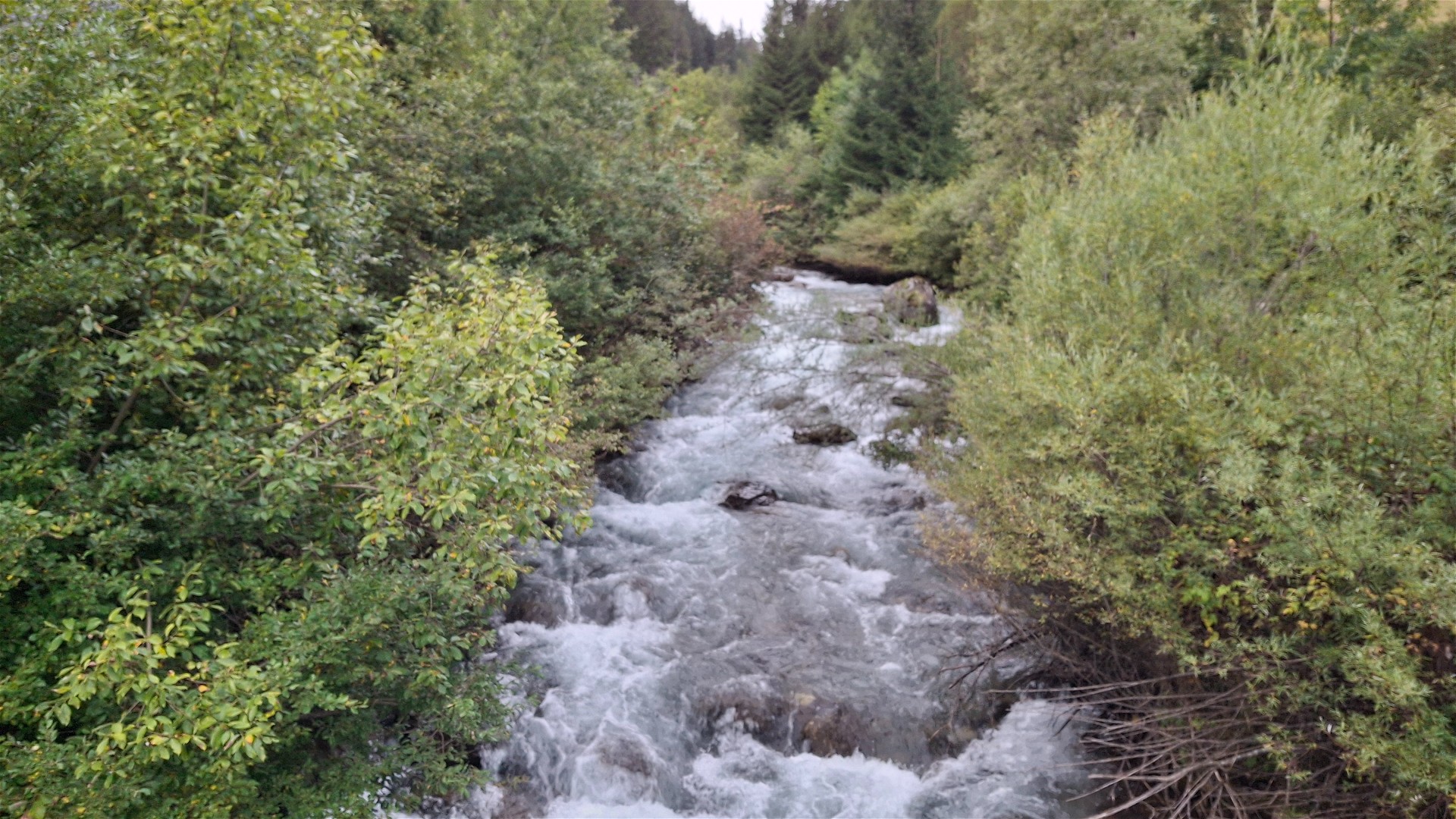Kajak, Fluss Villgratenbach, Abschnitt Innervillgraten - Ausservillgraten schnell und wenig Kehrwasser 