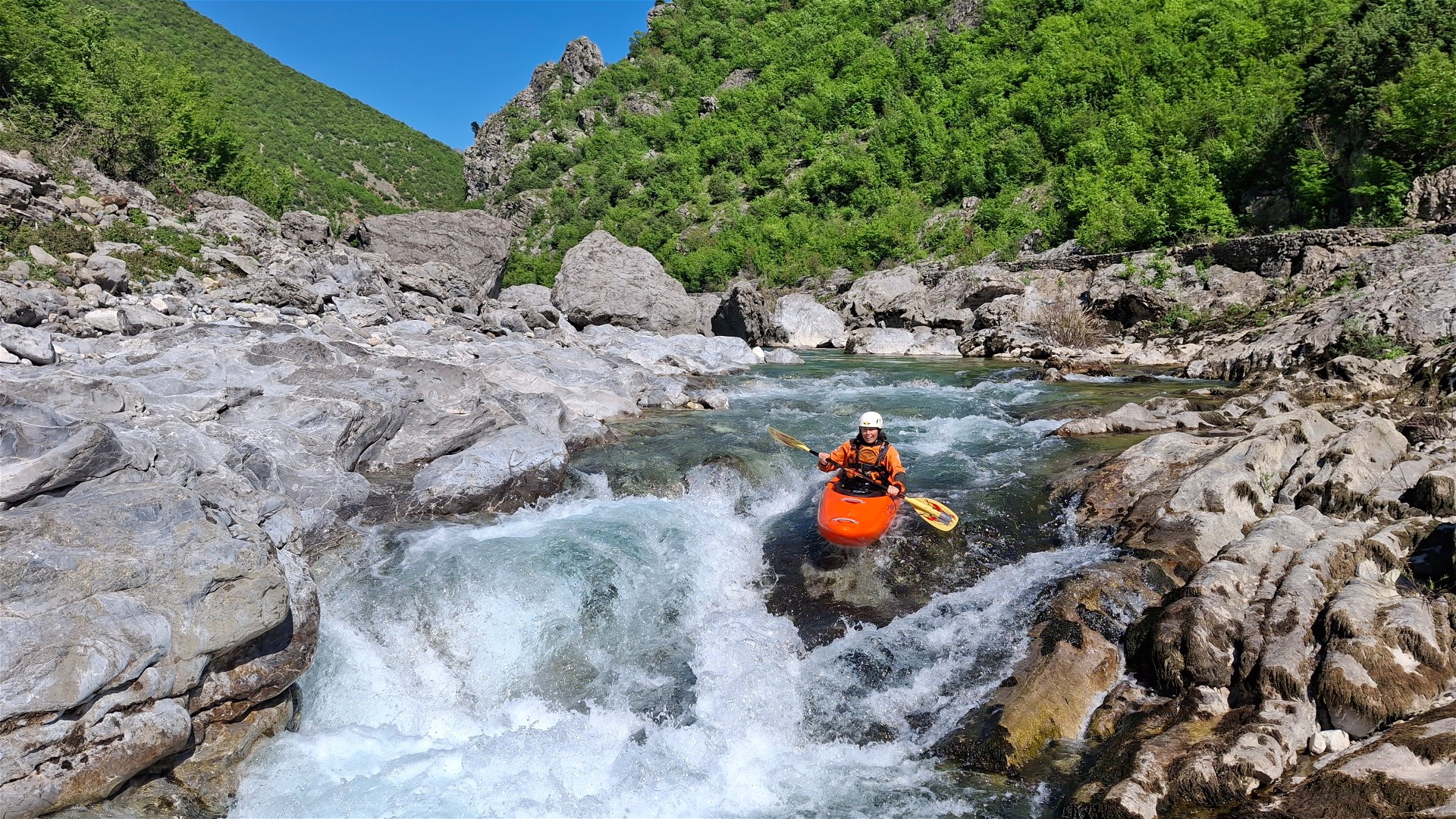 Kajak, Fluss Kir, Abschnitt Prekal - Canyon vor dem Ausstieg 