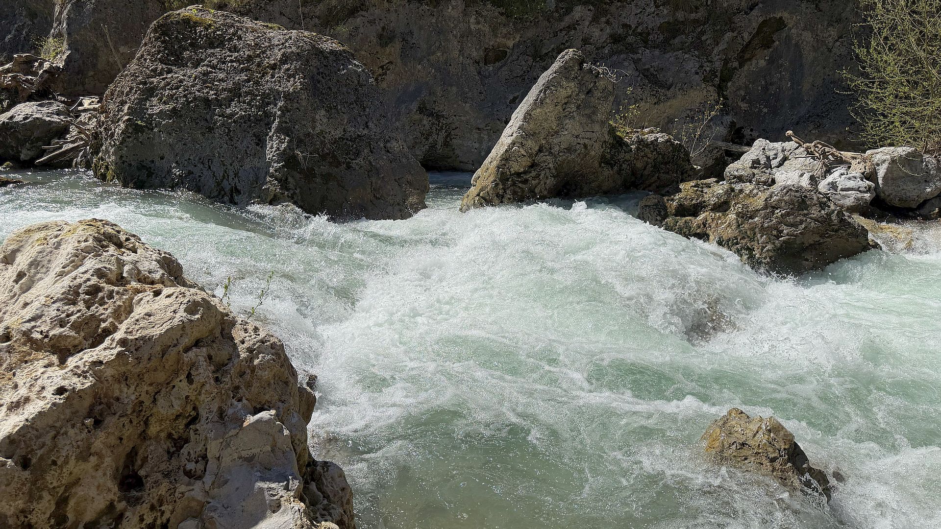 Kajak, Fluss Lao, Abschnitt Laino Borgo - Papasidero (Schlucht) die Kernstelle vor der Klamm 