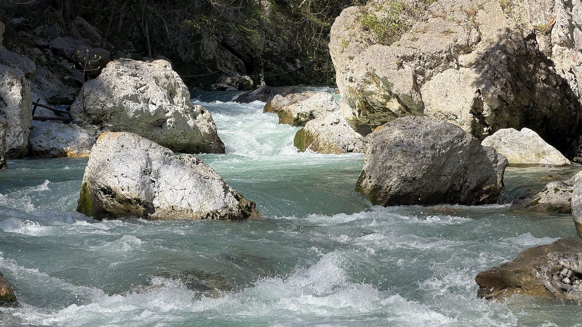 Kajak, Fluss Lao, Abschnitt Laino Borgo - Papasidero (Schlucht) Einfahrt Ausgangskatarakt 