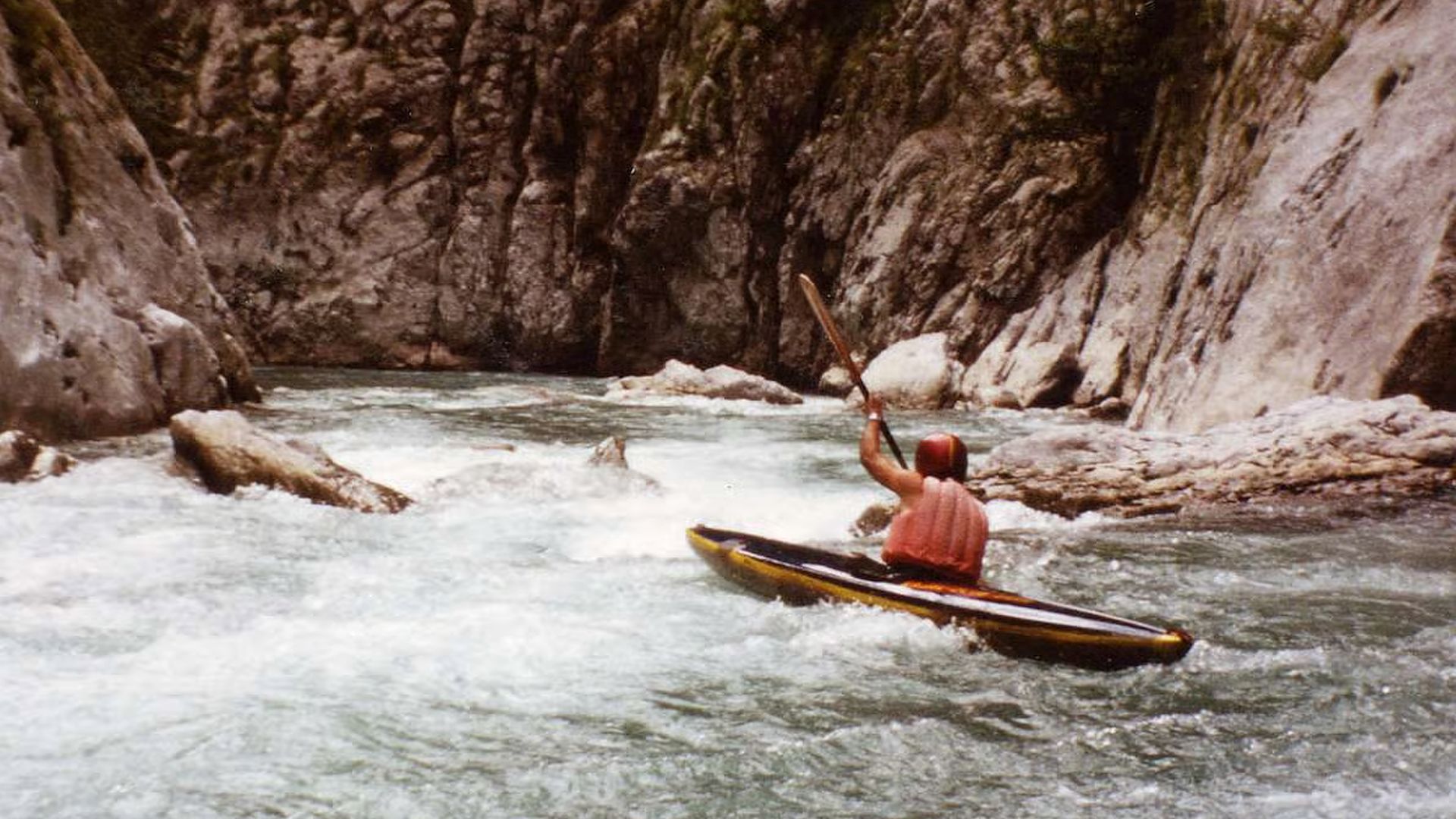 © KC G. 1.7.79 Kajak, Fluss Morača, Abschnitt Medjurecje - Duga (Große Schlucht) Einfahrt zur Zwangspassage