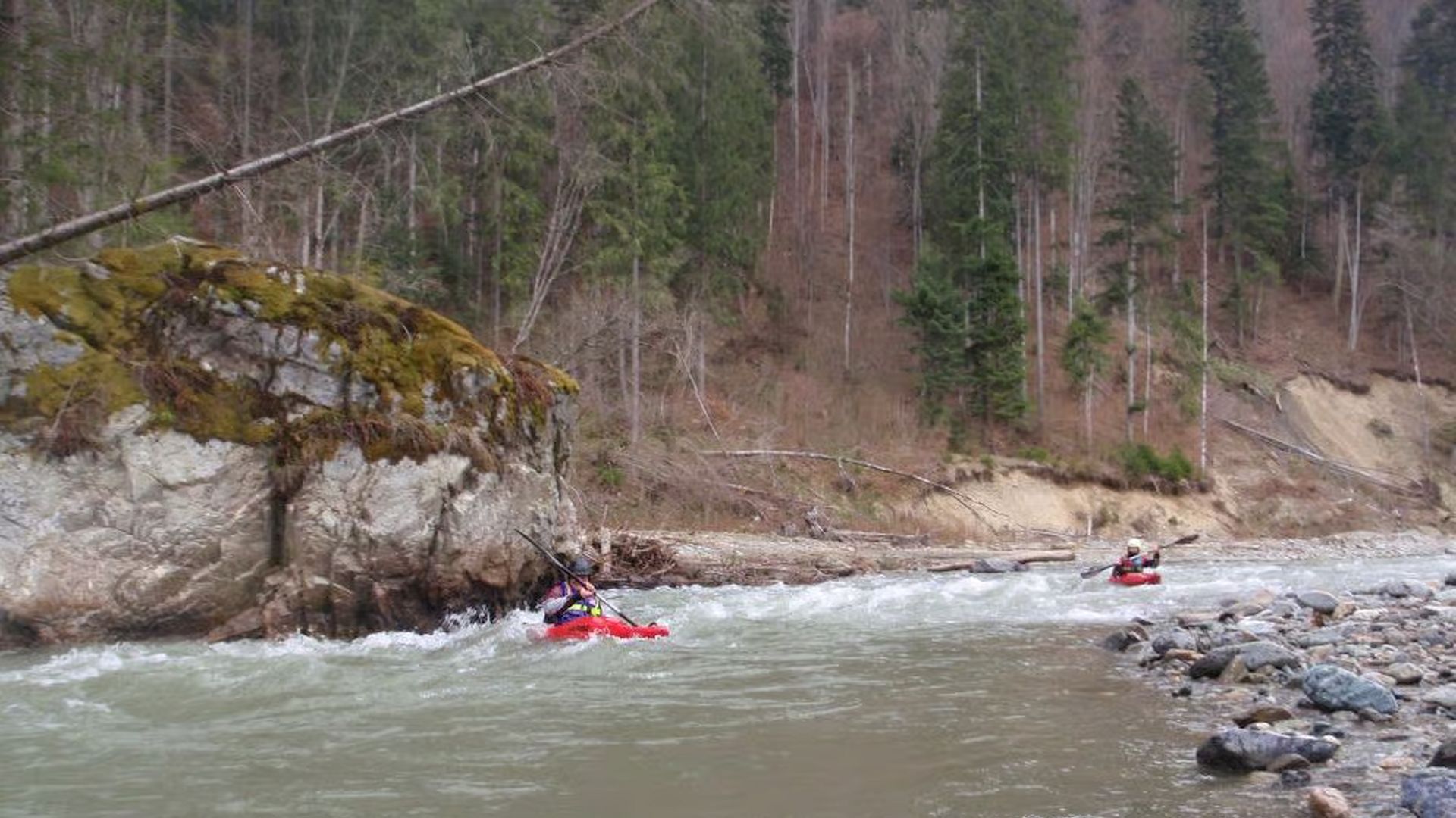 Kajak, Fluss Vaser, Abschnitt Faina - Novicior (Oberlauf) bei Bardau · 
