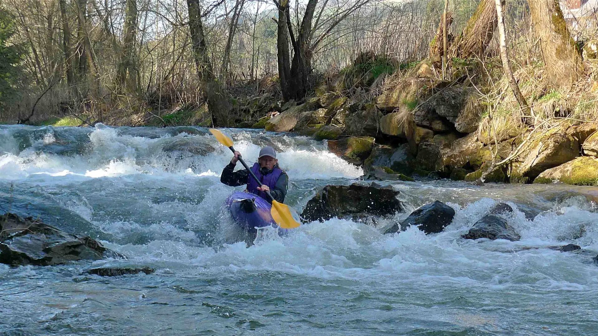 © Andreas S. 31.3.14 Kajak, Fluss Feistritz, Abschnitt Rettenegg - Strallegg (Obere) Stufe kurz vor dem Ausstieg