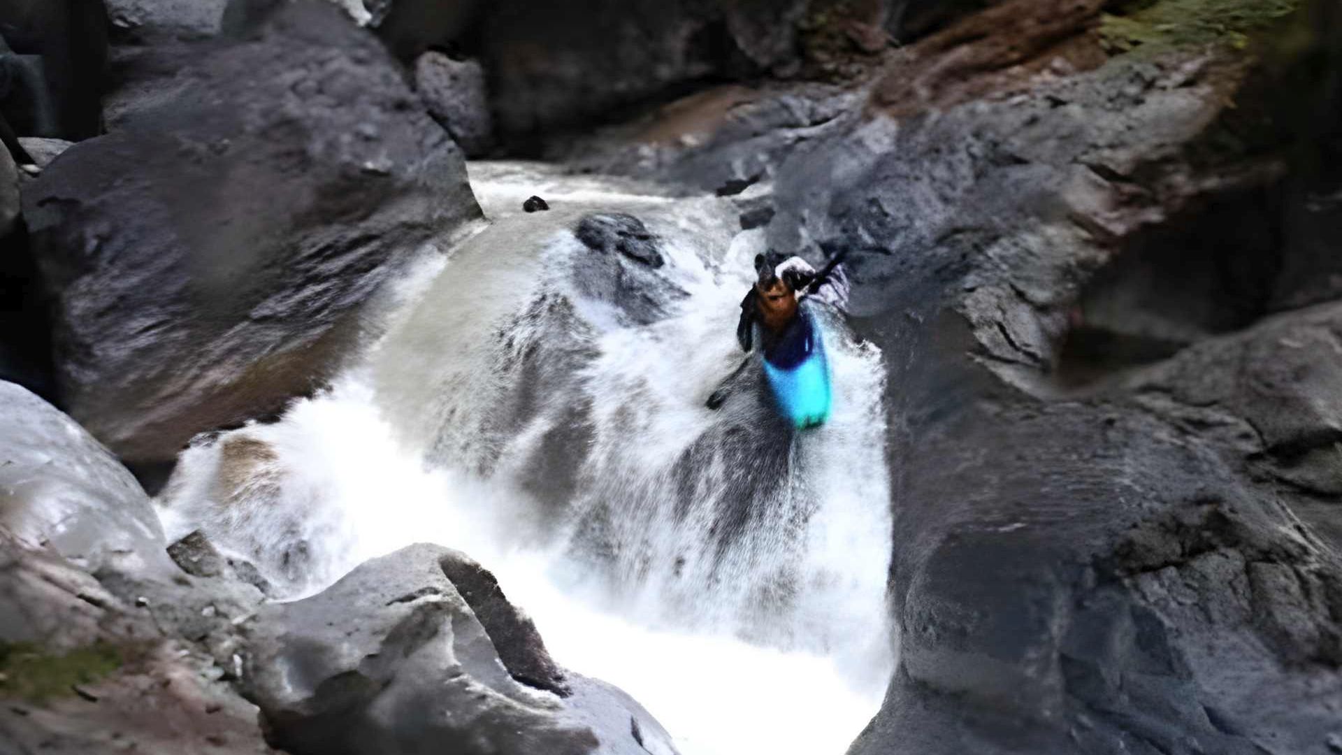 Kajak, Fluss Gerlosbach, Abschnitt GH Kühle Rast - Zell (Durchbruchklamm) steil 
