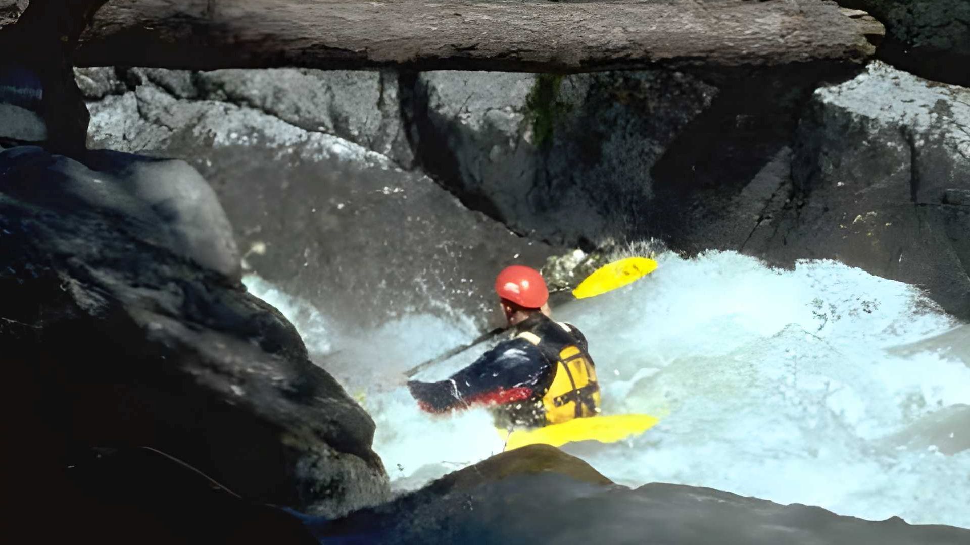 Kajak, Fluss Gurgler Ache, Abschnitt Sahnestüberl - Zwieselstein (Durchbruchstrecke) Klammstrecke 