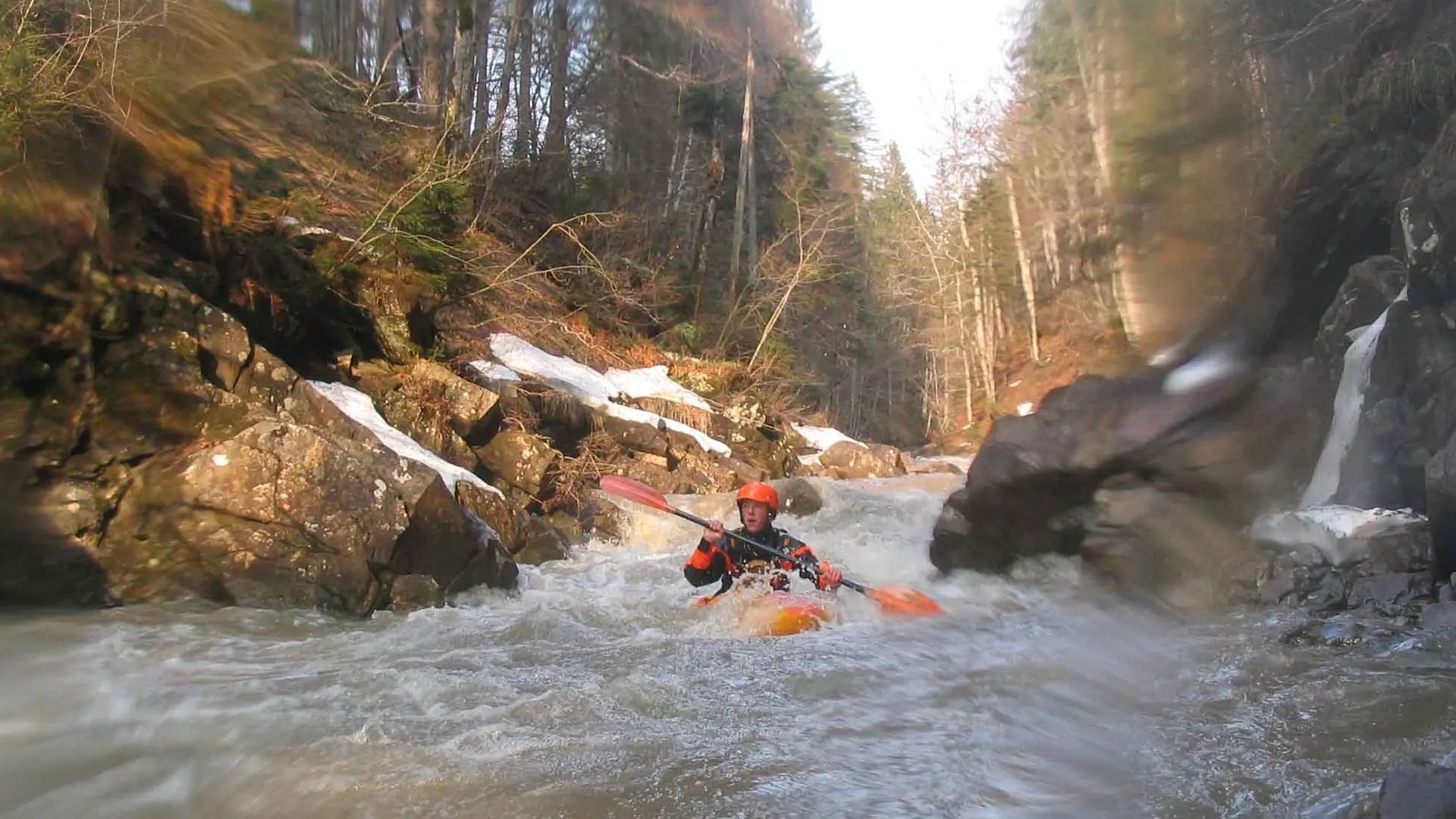 © Christian P. 16.1.09 Kajak, Fluss Frutz, Abschnitt Eingangsschlucht gegen Ende des ersten Abschnitts