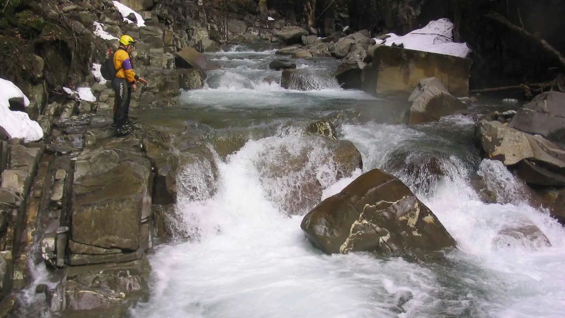 © Christian P. 16.1.09 Kajak, Fluss Frutz, Abschnitt Kernschlucht am Beginn des Kernbereichs