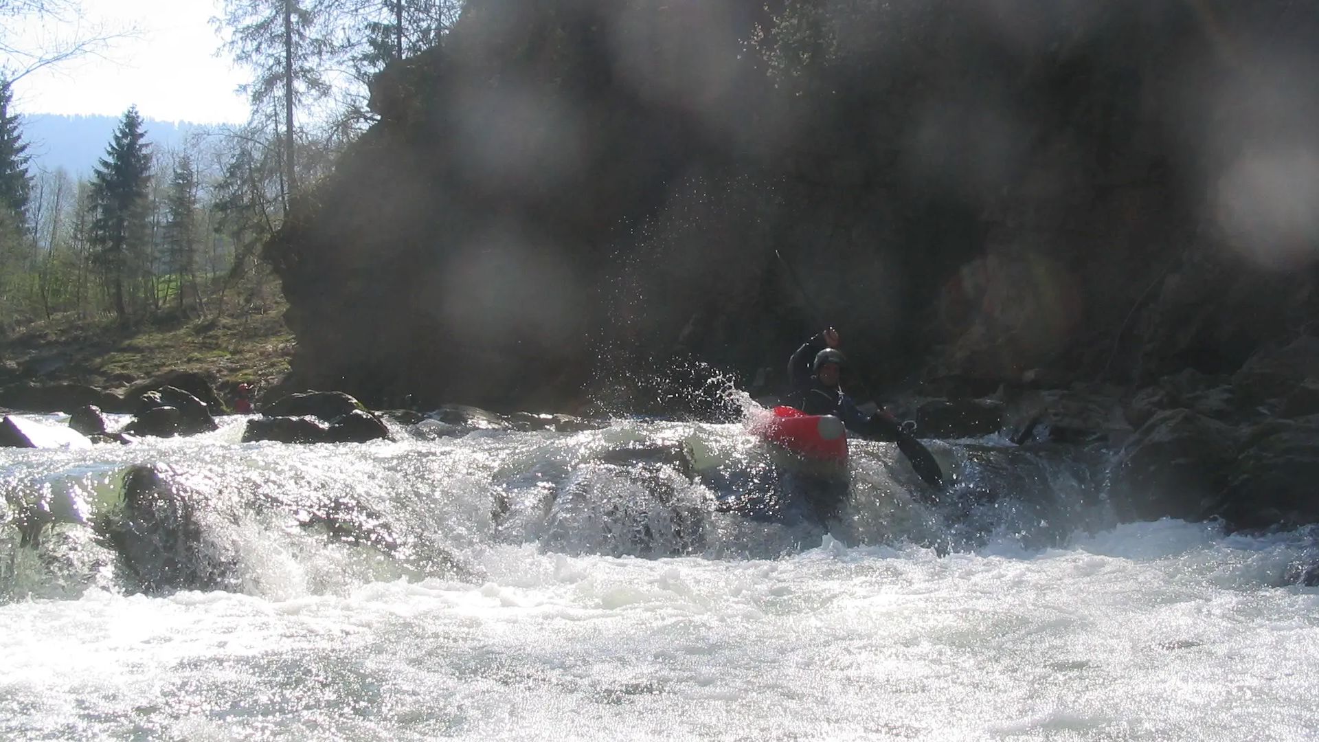 © Christian P. 28.2.09 Kajak, Fluss Weißach, Abschnitt Hasenbrücke - Zwing (Kleine Weißachschlucht) schöne Stufe