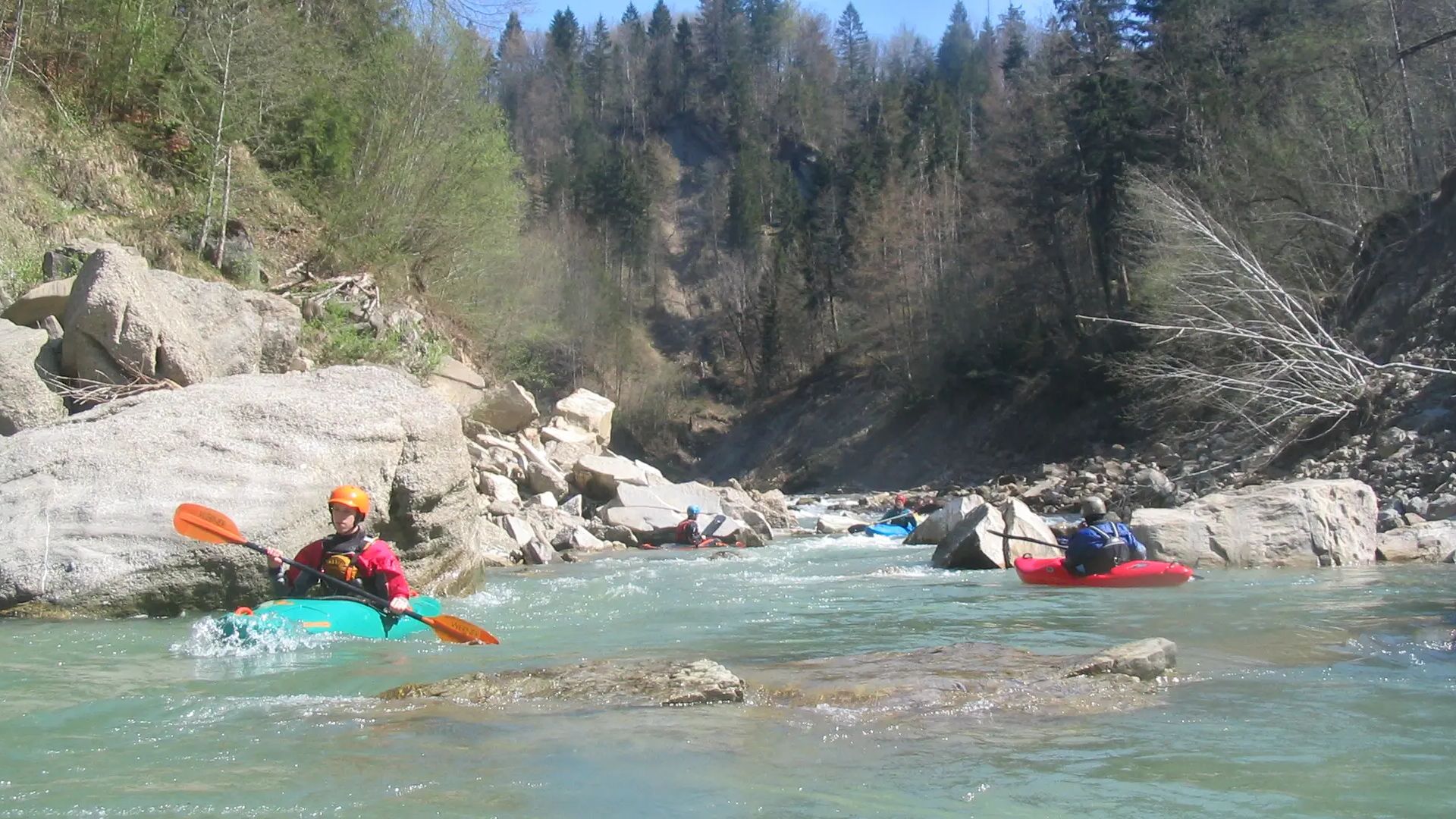 Kajak, Fluss Weißach, Abschnitt Zwing - Camping Doren (Weißachschlucht) Kristallkatarakt 