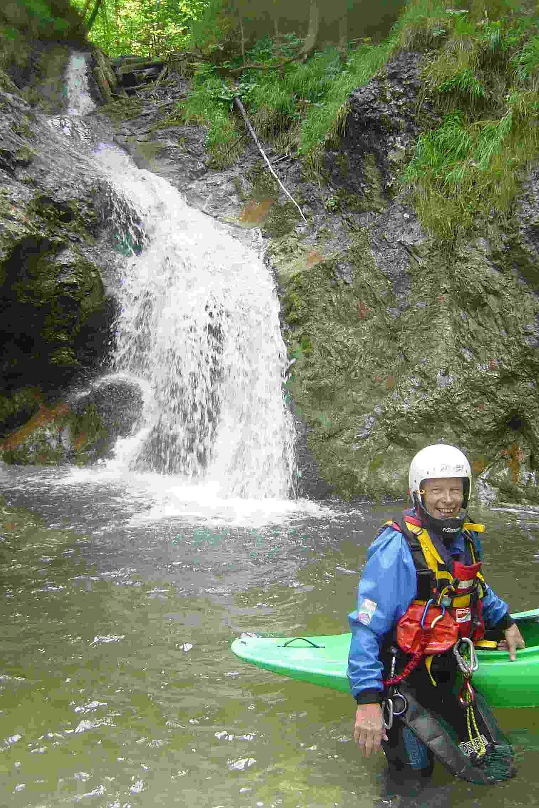© Franz M. 14.9.05 Kajak, Fluss Rotmoosbach, Abschnitt Wasserfallstrecke verklauste Doppelstufe