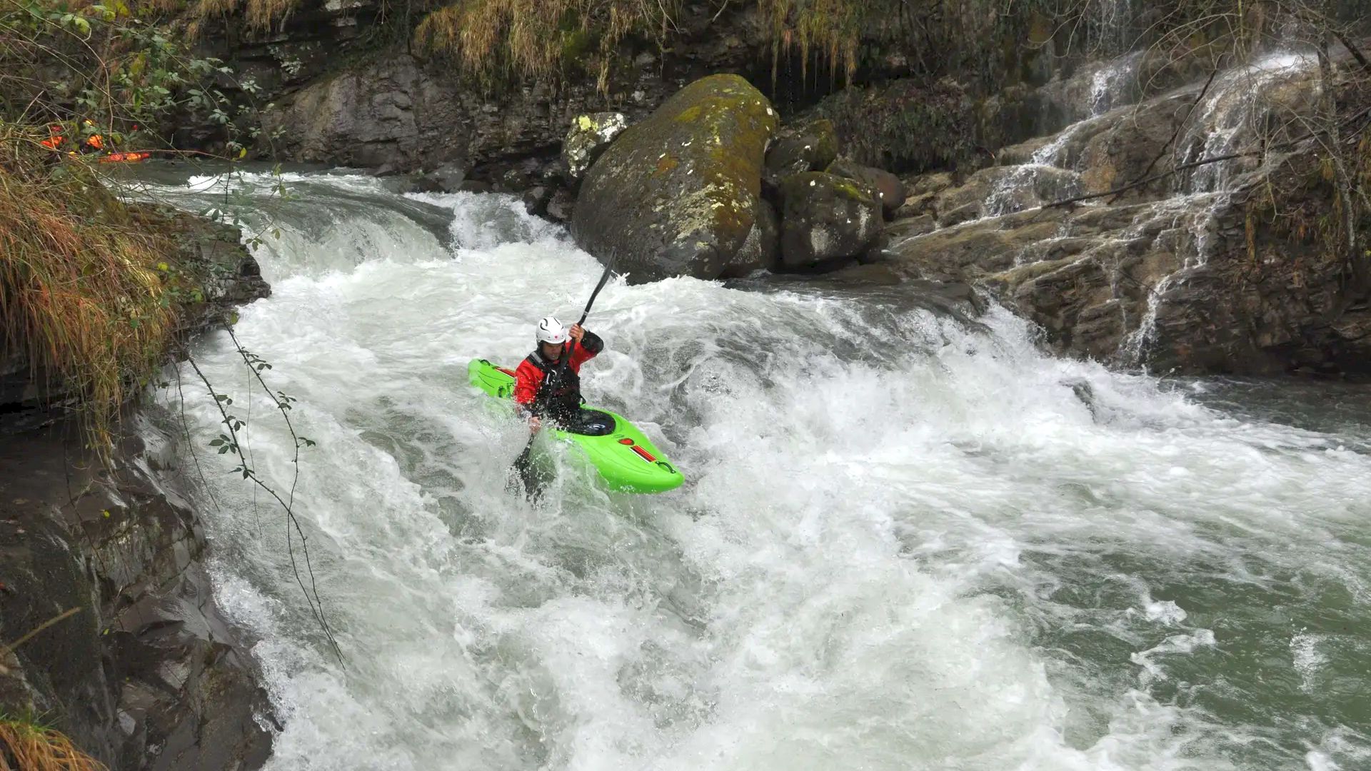 © Christoph S. 7.1.14 Kajak, Fluss Bagnone, Abschnitt Iera - Valle (Oberlauf) Rutsche kurz nach dem Einstieg