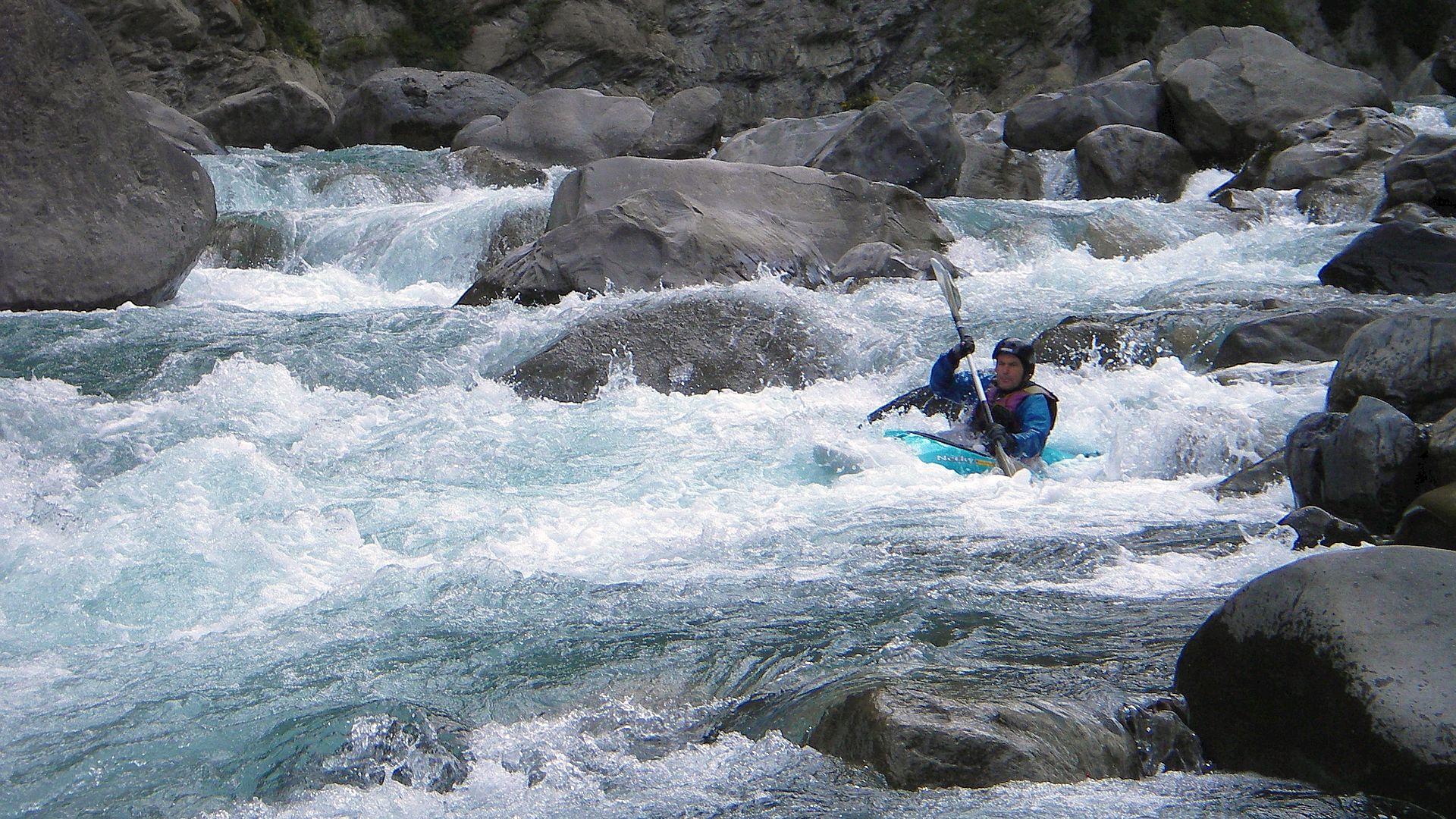 🛶 Werner R. (© Christoph M. 8.7.07) Kajak, Fluss Ubaye, Abschnitt Le Lauzet - Stausee (Royalschlucht) verblockt bei NW 🛶 Werner R.