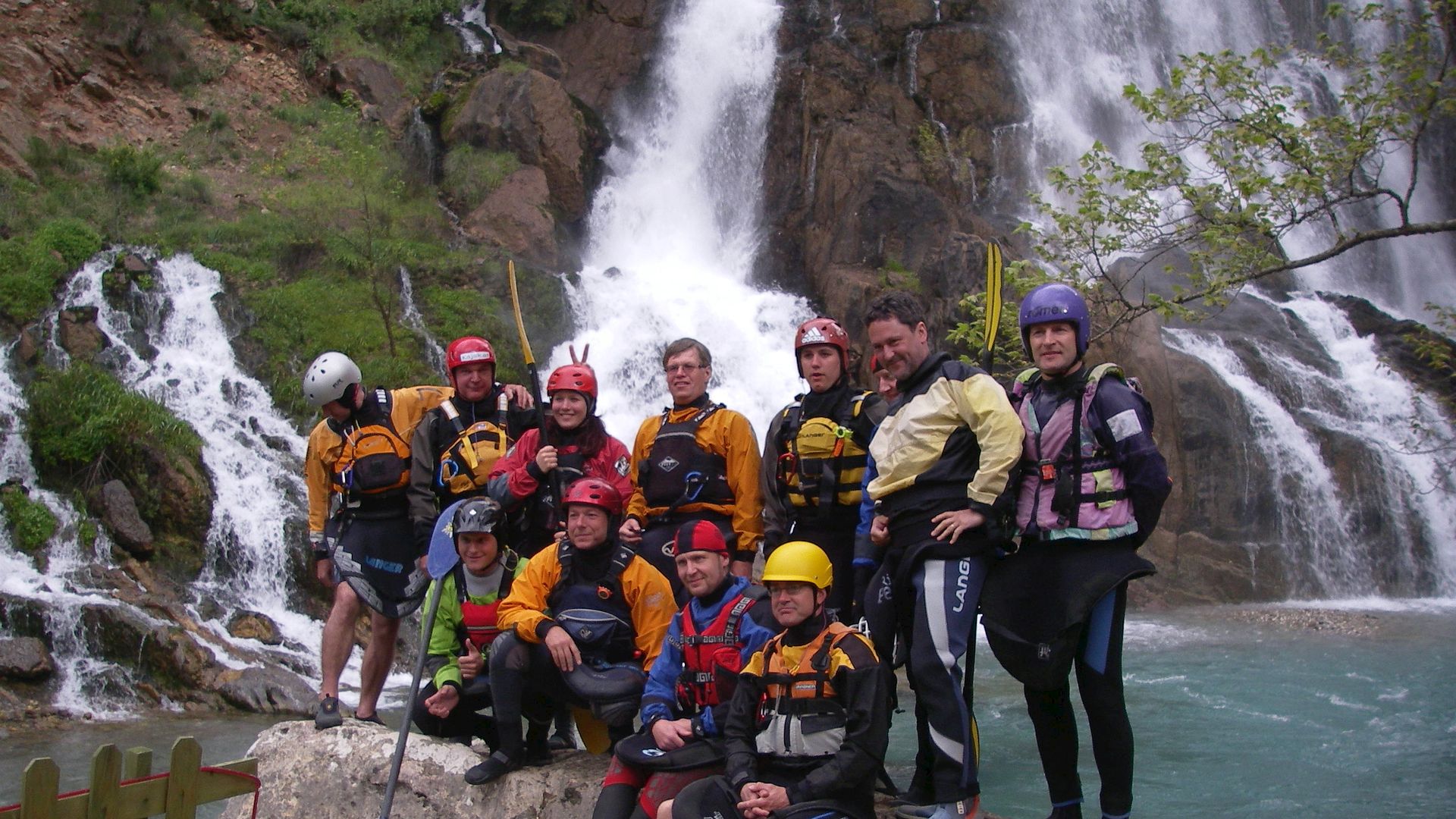 © Michael R. 30.4.08 Kajak, Fluss Alara, Abschnitt Wasserfall - Ortaköy (Quelltopfstrecke) Esterlus & Co beim Einstieg