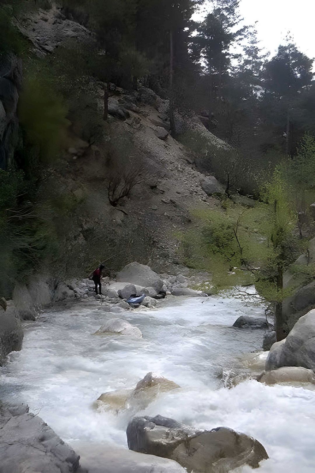 Kajak, Fluss Dim, Abschnitt Alacami - Niagara Picknick (Oberster Dim) typischer Charakter steil und steinig 