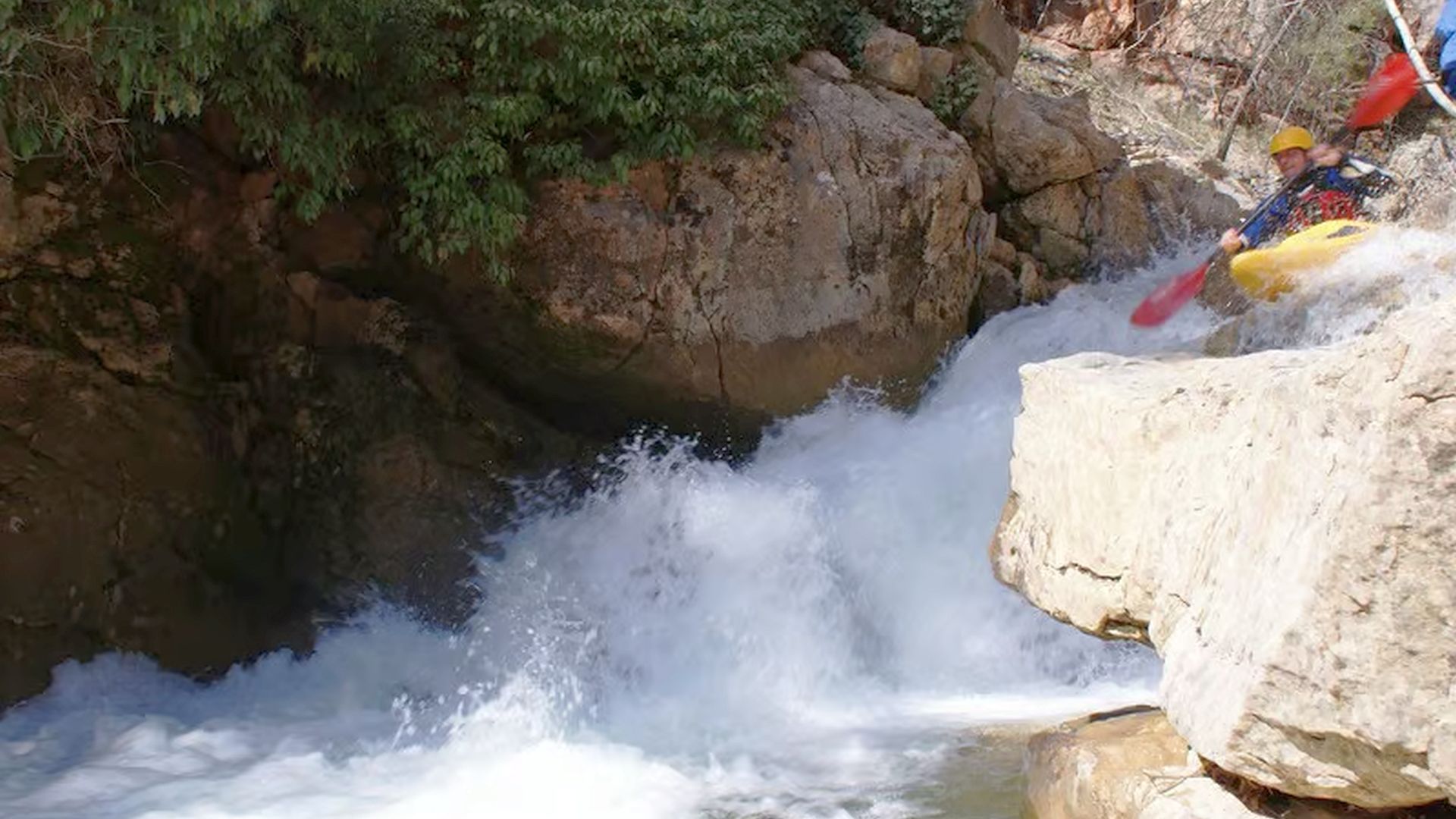 © Christoph S. 22.10.09 Kajak, Fluss Manavgat, Abschnitt Oberster Manavgat (linker Quellbach) unsaubere Stufe oberhalb der Quellen