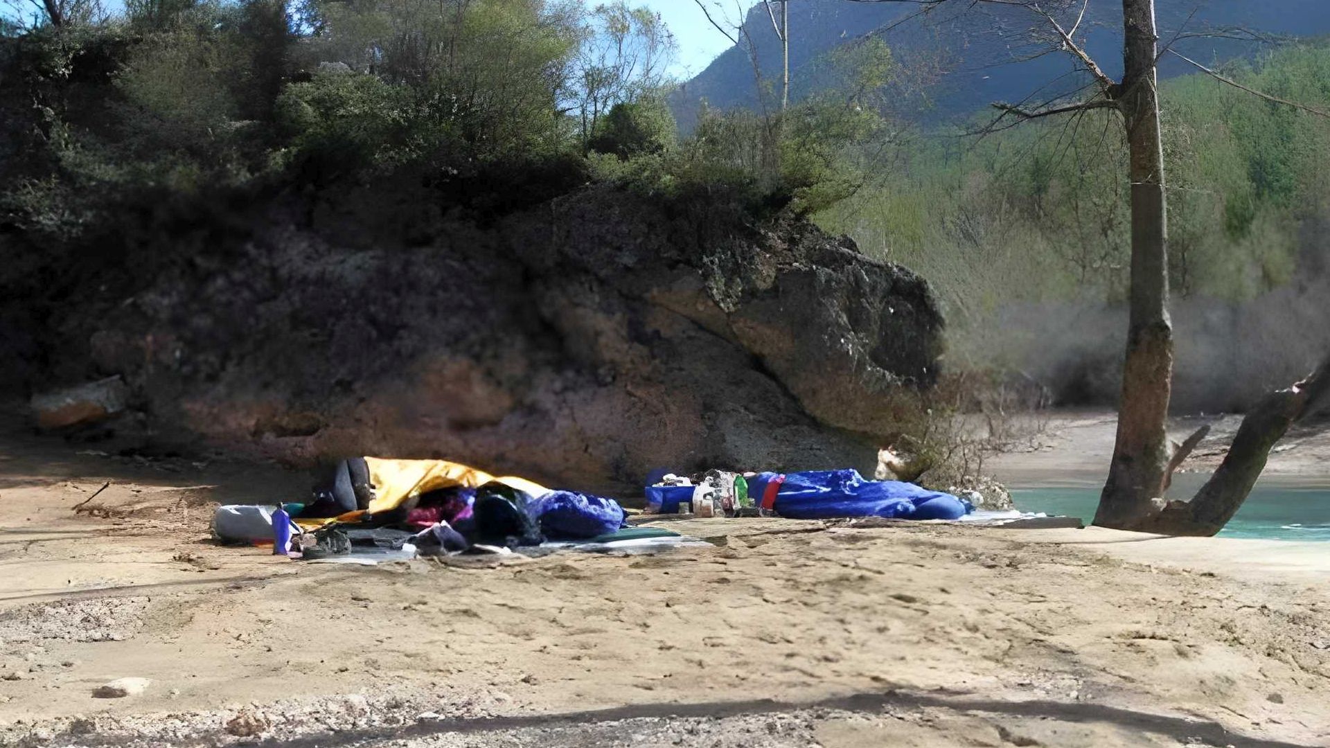 © Christoph S. 21.12.04 Kajak, Fluss Manavgat, Abschnitt Üzümdere Schlucht paradiesischer Bade- und Schlafplatz nach der Schlucht