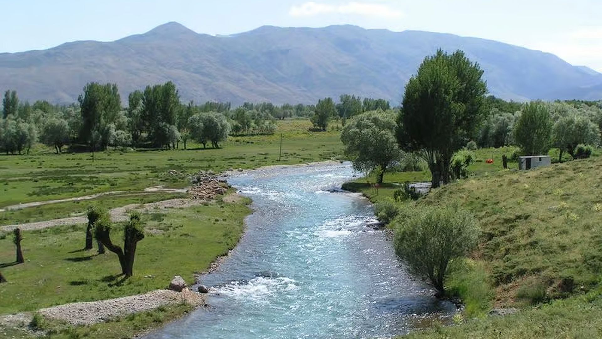 © Christoph S. 26.1.09 Kajak, Fluss Munzur, Abschnitt Yesilyazi - Asagi Torunoba (Oberlauf) leichtes Traumwildwasser einige km nach der Quelle