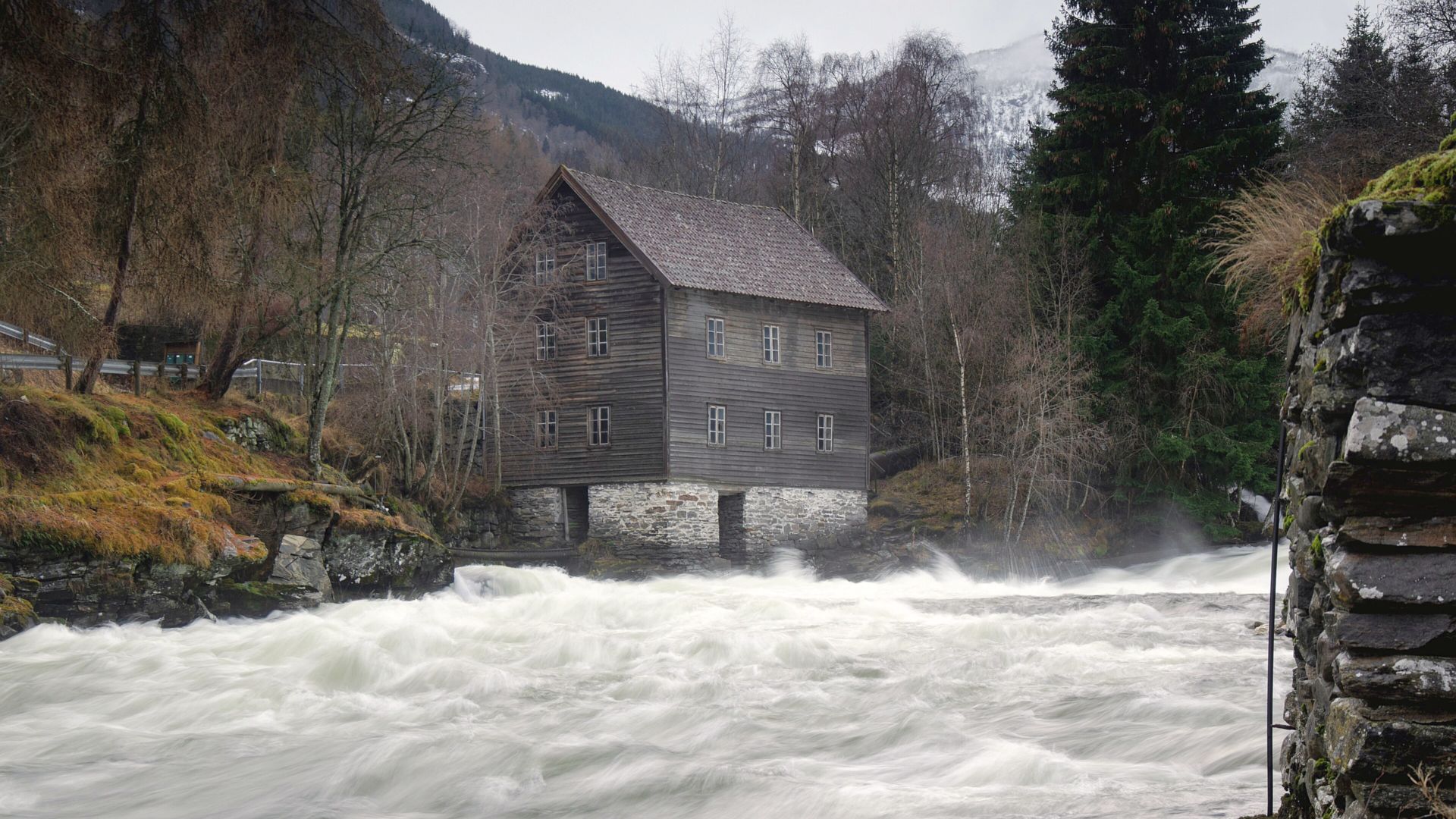 Kajak, Fluss Sogndalselvi, Abschnitt Brücke #5 - Sogndal (Unterlauf)